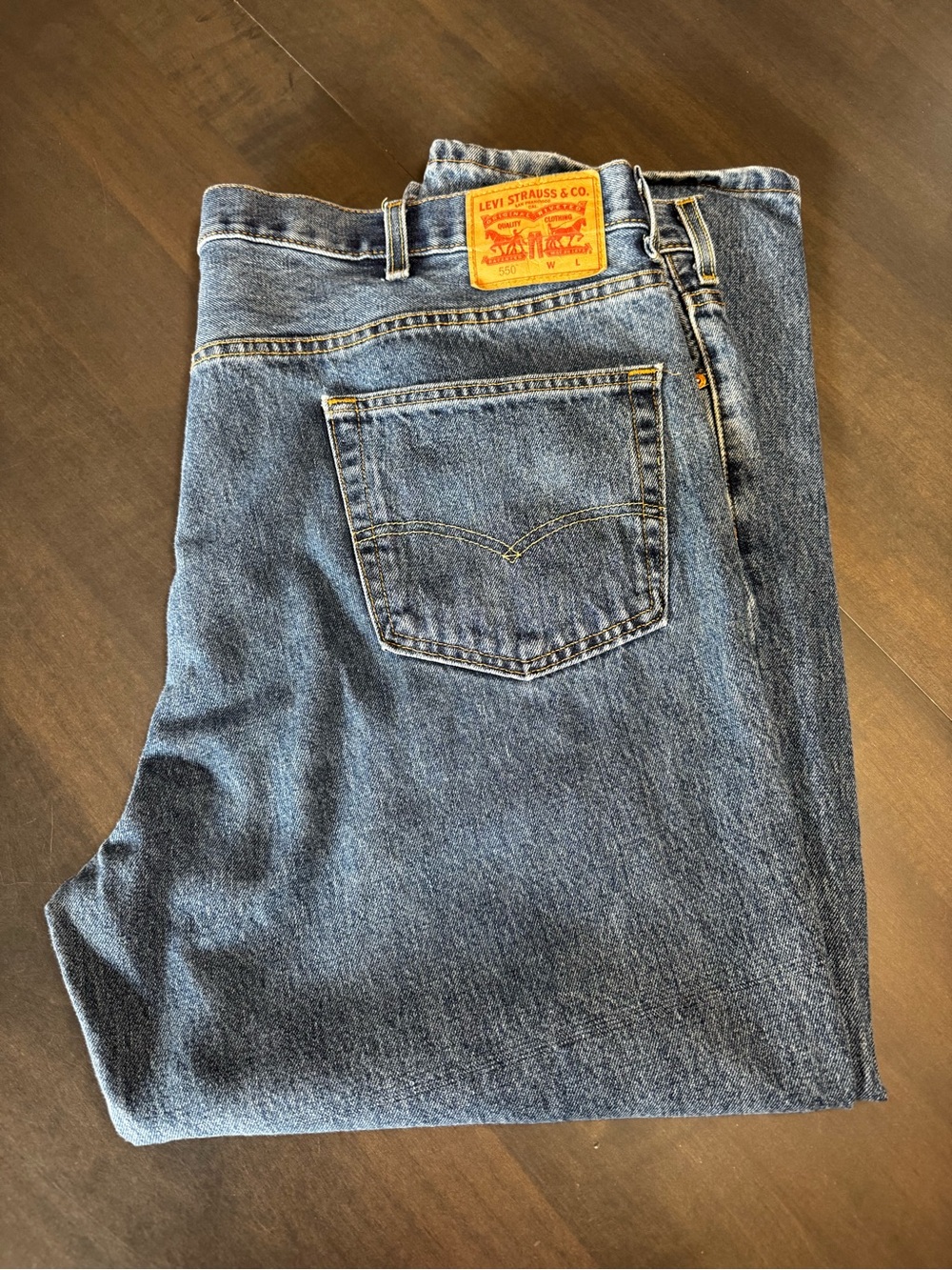 Levi’s 550 Blue Jeans 46 x 29 Med Wash Relaxed Denim Zip fly 5 pocket Men's